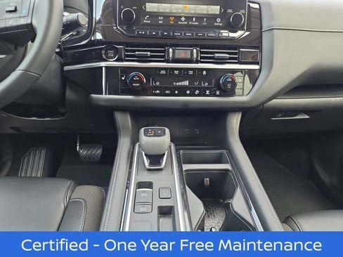 Certified 2025 Nissan Pathfinder SL FWD image 3
