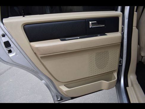 Used 2015 Ford Expedition XL image 20