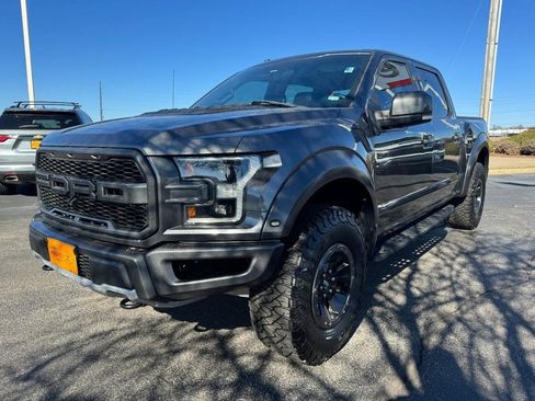 Used 2017 Ford F150 Raptor w/ Equipment Group 802A Luxury image 8