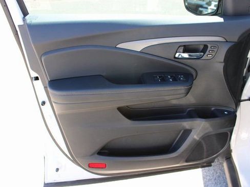 Used 2024 Honda Ridgeline RTL image 12