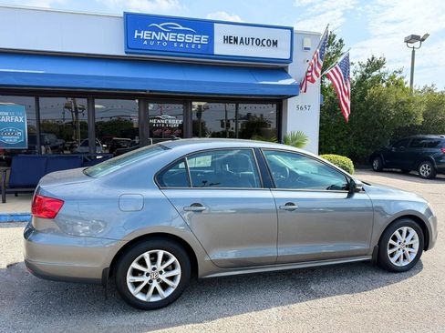 Used 2012 Volkswagen Jetta SE FWD image 22
