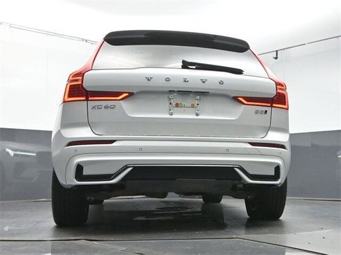 Certified 2024 Volvo XC60 B5 Core image 38