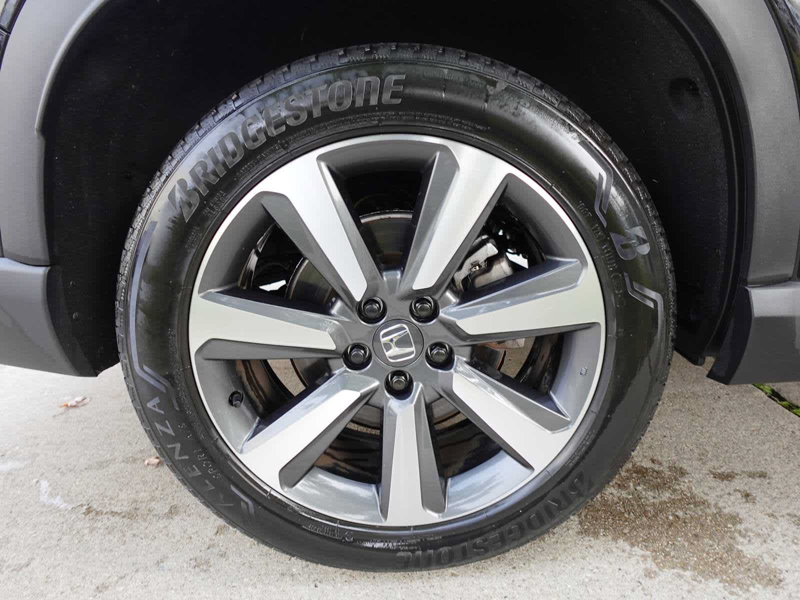 Certified 2024 Honda Pilot Touring image 9