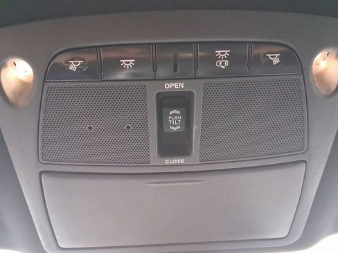 Used 2019 Nissan Maxima SR w/ Premium Package FWD image 23