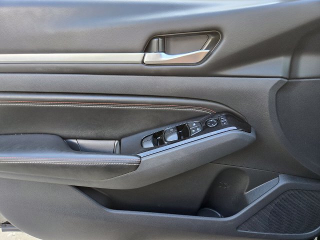 Used 2023 Nissan Altima 2.5 SR w/ SR Premium Package FWD image 37