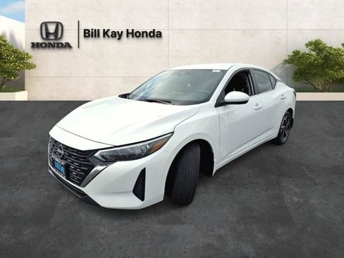 Used 2025 Nissan Sentra SV FWD image 8