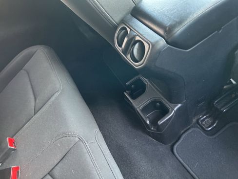 Used 2018 Jeep Wrangler Sport image 27