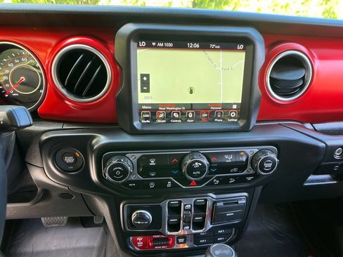 Used 2020 Jeep Wrangler Unlimited Rubicon AWD/4WD image 16