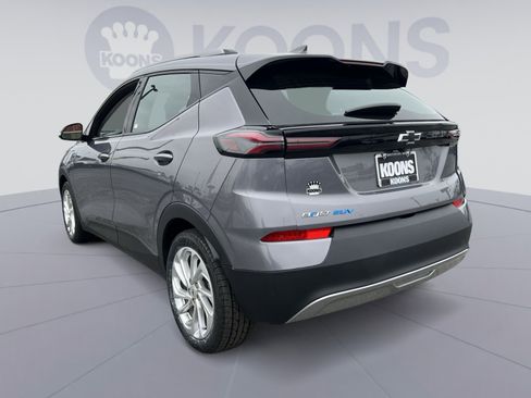 Used 2023 Chevrolet Bolt EUV LT image 4