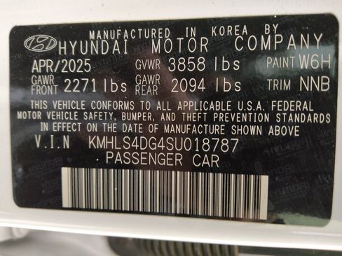 Used 2025 Hyundai Elantra SEL FWD image 33