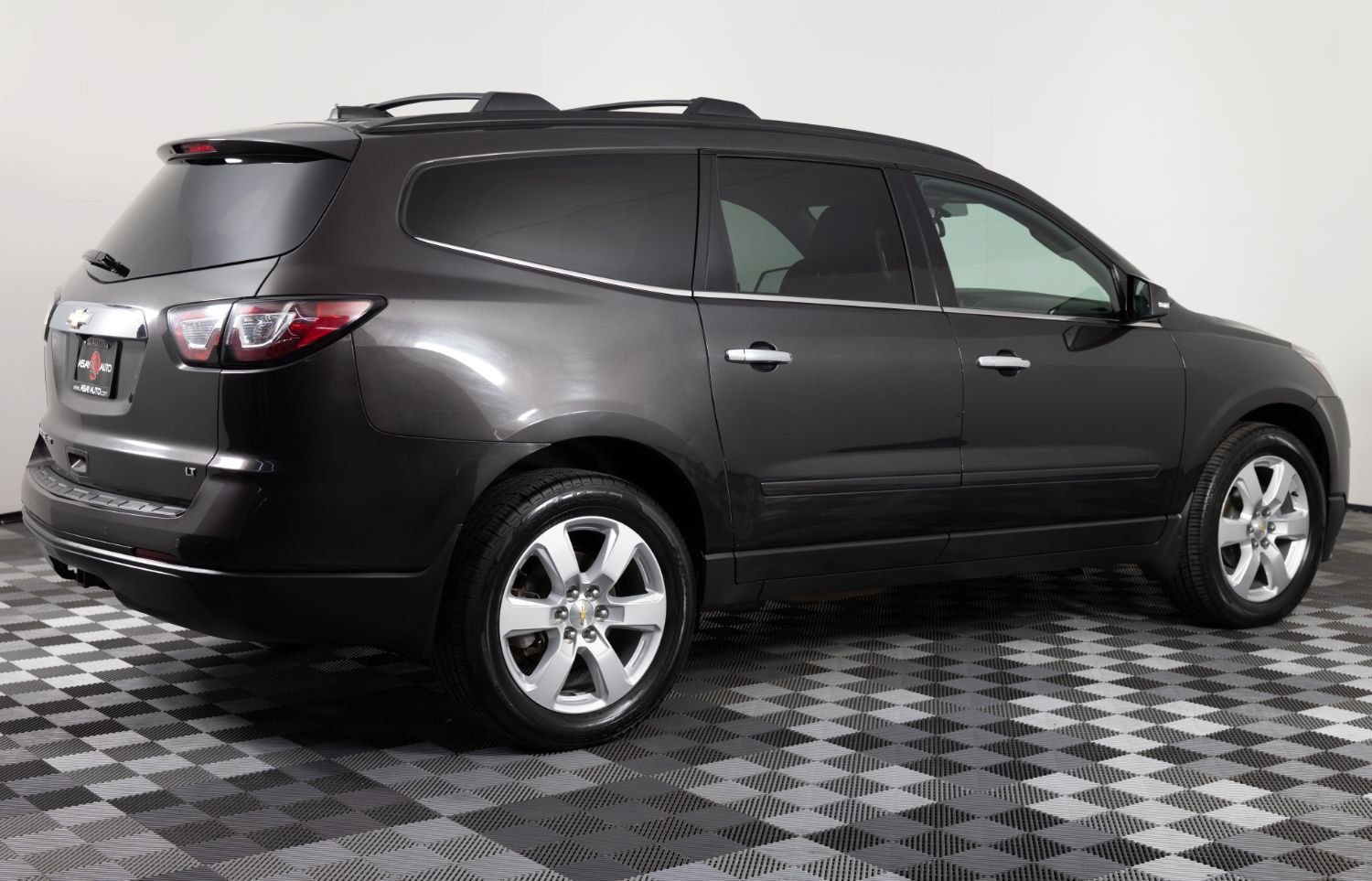 Used 2017 Chevrolet Traverse LT w/ True North Edition AWD/4WD image 8