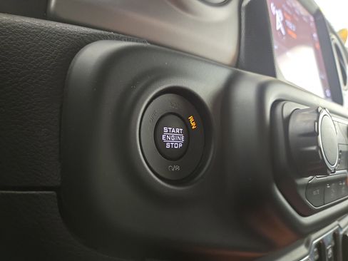 Used 2021 Jeep Wrangler Unlimited Sport image 25