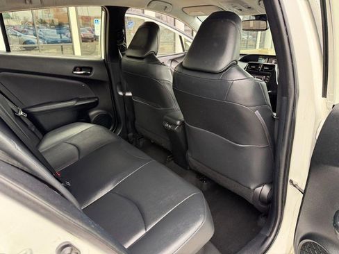 Used 2021 Toyota Prius XLE image 20