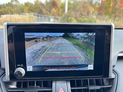 Used 2025 Toyota RAV4 XLE image 17