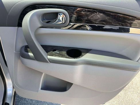 Used 2014 Buick Enclave Leather w/ Trailering Provision Package FWD image 20