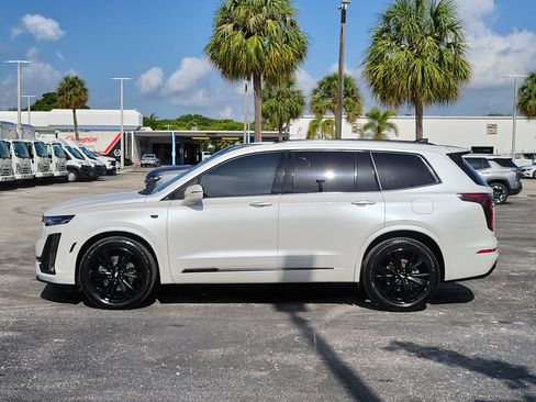 Used 2022 Cadillac XT6 Premium Luxury FWD image 6