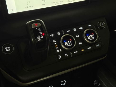 Used 2022 Land Rover Defender 110 S image 37