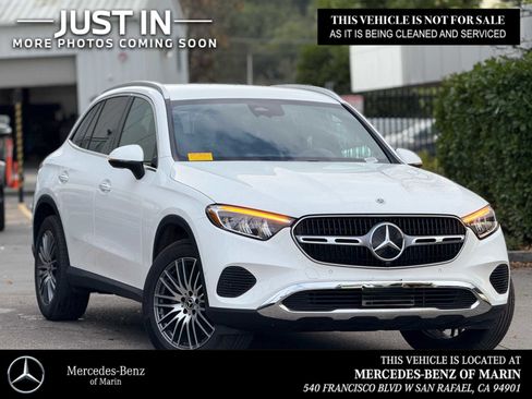 Used 2025 Mercedes-Benz GLC 300 image 1