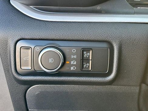 Used 2023 Ford Explorer XLT w/ Equipment Group 202A image 19