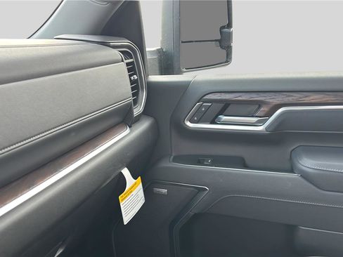 New 2026 GMC Sierra 2500 SLT w/ SLT Premium Package image 11