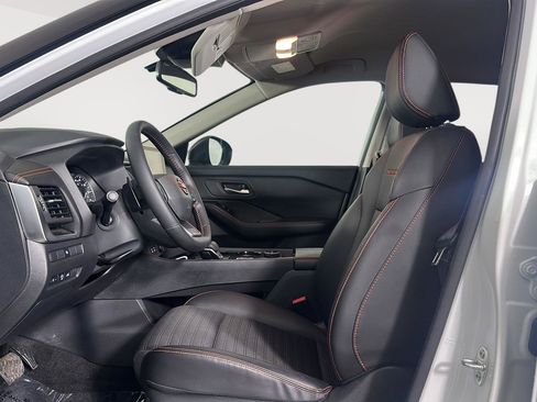 Used 2025 Nissan Rogue SV w/ Rock Creek Premium Package image 5