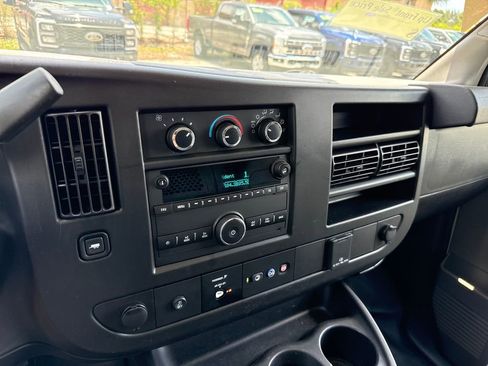 Used 2021 GMC Savana 2500 RWD image 18