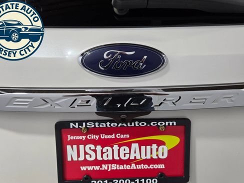 Used 2019 Ford Explorer XLT w/ Equipment Group 202A AWD/4WD image 35