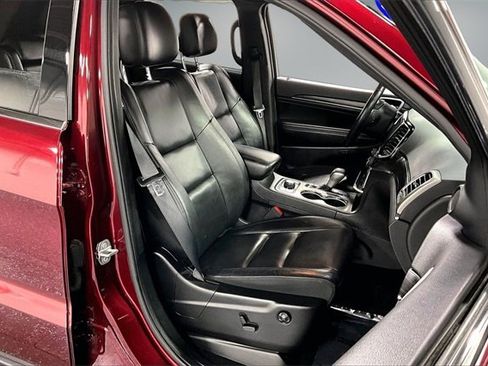 Used 2019 Jeep Grand Cherokee Limited image 28