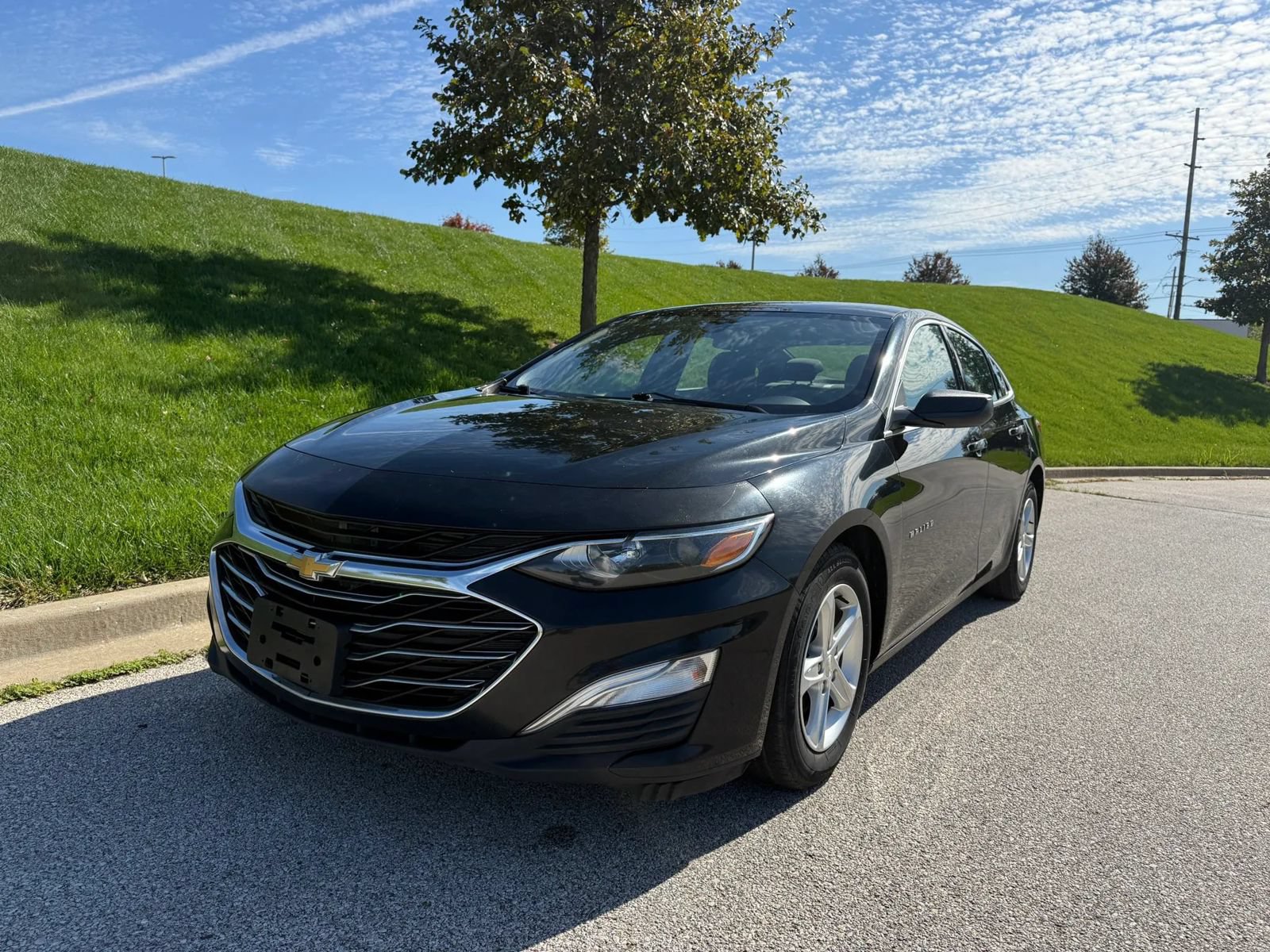 Used 2019 Chevrolet Malibu LS FWD image 1