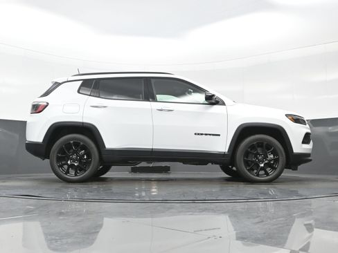 New 2026 Jeep Compass Latitude AWD/4WD image 19