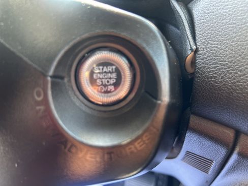 Used 2023 Jeep Renegade Altitude image 29