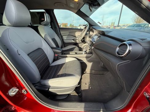 Used 2021 Nissan Kicks SR w/ SR Premium Package FWD image 31