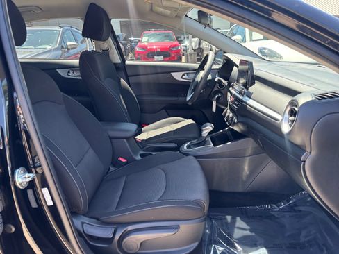 Used 2024 Kia Forte LXS FWD image 17