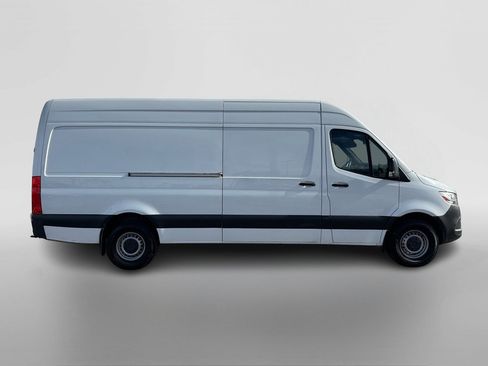 Used 2020 Mercedes-Benz Sprinter 2500 image 6