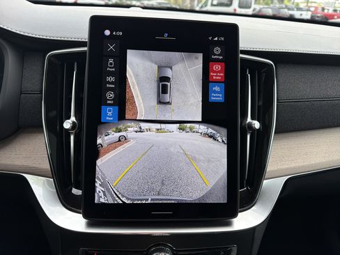 Certified 2025 Volvo XC90 B6 Plus AWD/4WD image 25