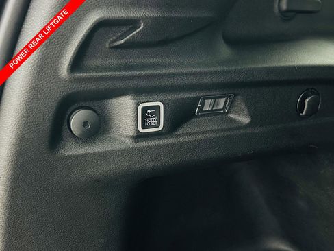 Used 2023 Jeep Grand Cherokee L Limited w/ Black Appearance Package image 13