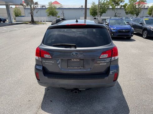Used 2014 Subaru Outback 2.5i Premium AWD/4WD image 6