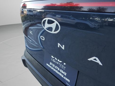 Used 2025 Hyundai Kona SEL image 8