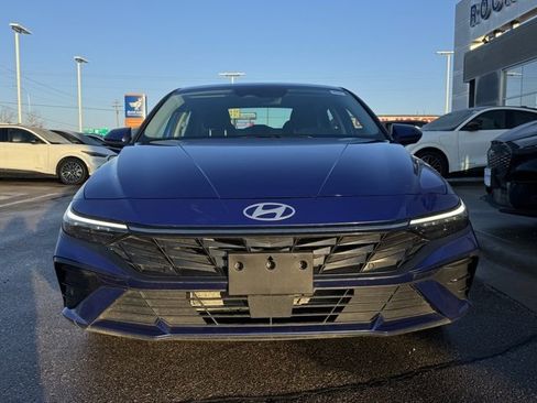Used 2024 Hyundai Elantra SEL w/ Convenience Package image 34