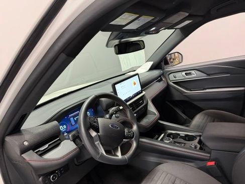 Used 2025 Ford Explorer ST-Line w/ Premium Package AWD/4WD image 17