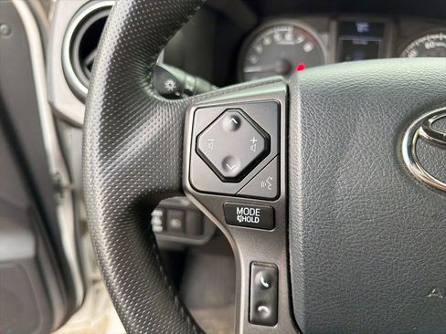 Used 2019 Toyota Tacoma TRD Off-Road w/ Technology Package AWD/4WD image 19