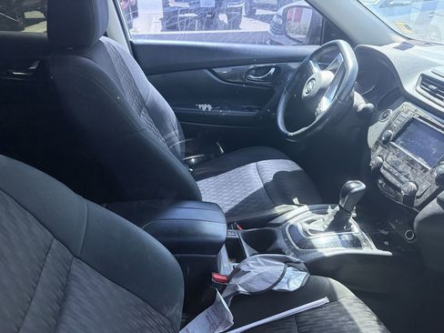 Used 2020 Nissan Rogue SV FWD image 11
