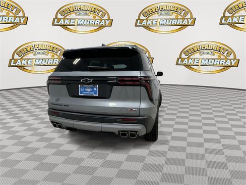 Used 2025 Chevrolet Traverse Z71 w/ Enhanced Driving Package image 2