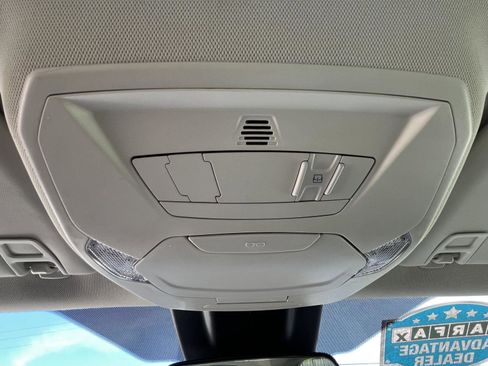 Used 2018 Ford Focus Titanium w/ Titanium Technology Package image 9