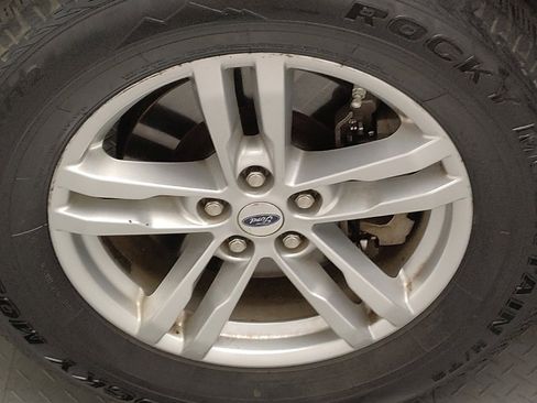 Used 2020 Ford Explorer XLT w/ Equipment Group 202A image 31