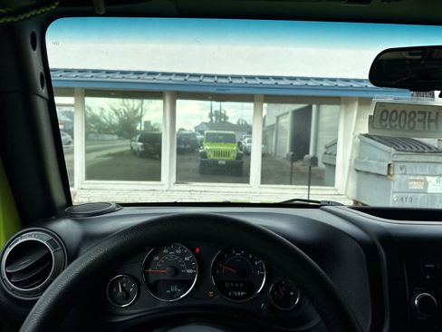 Used 2017 Jeep Wrangler Unlimited Sport w/ Max Tow Package image 13