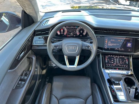 Used 2019 Audi Q8 Prestige w/ Luxury Package image 8