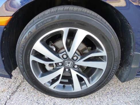 Used 2024 Honda Odyssey Touring image 14