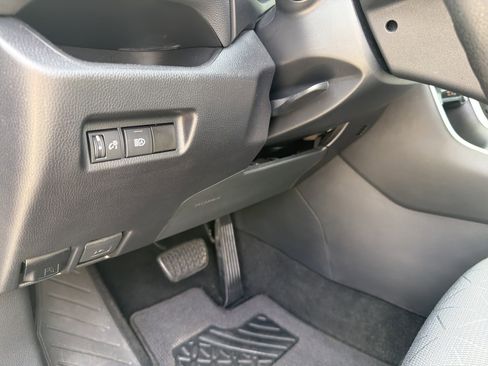 Used 2021 Toyota RAV4 XLE image 15