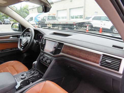 Used 2019 Volkswagen Atlas SEL Premium AWD/4WD image 18